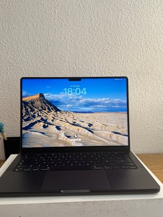 MacBook Pro M4 Space Gray