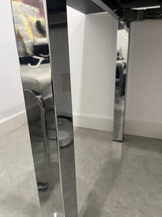 Mesa de salón cristal y metal