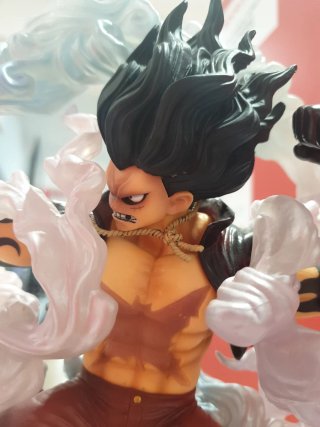 Figura One Piece Gear 5 Luffy