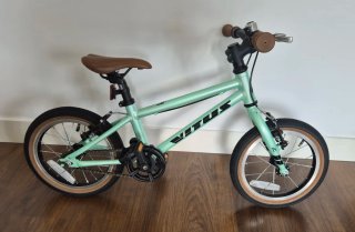Bici infantil Vitus 14" super ligera como nueva