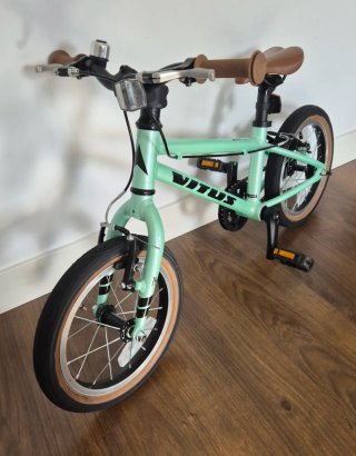 Bici infantil Vitus 14" super ligera como nueva