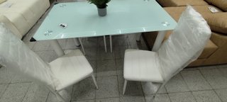 Mesa de Comedor Cristal Templado 140 cm + 4 Sillas
