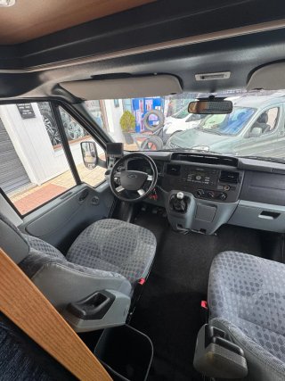 Autocaravana Ford Challenger Genesis 43
