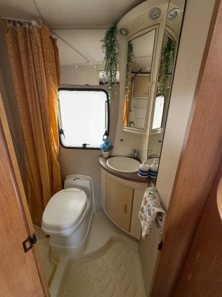 Autocaravana Ford Challenger Genesis 43