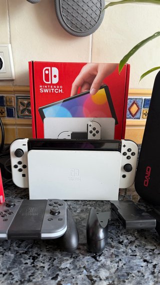 Nintendo Switch OLED Blanca + Accesorios