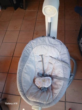 Mecedora Eléctrica Bebé Gris y Blanca