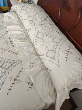 2 Colchas Lagartera Beige y Marrón