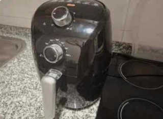 Freidora de aire negra