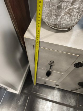 Mueble de madera y metal beige/gris