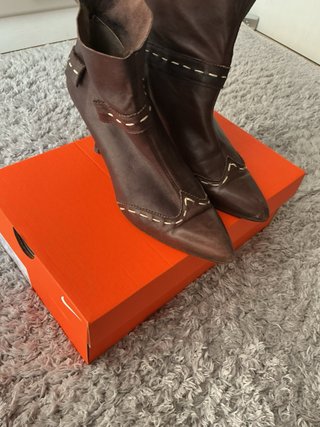 Botas de tacón marrones