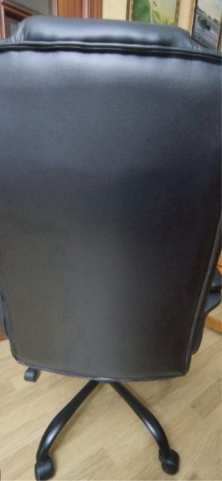 Silla de oficina ergonómica negra