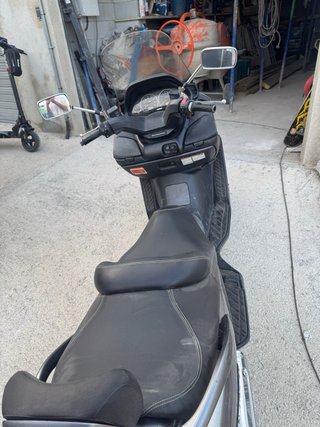 Suzuki Burgman 250cc Gris