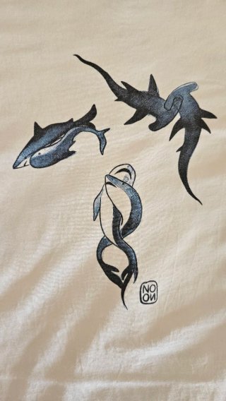 Camiseta Bask in the Sun Tiburones