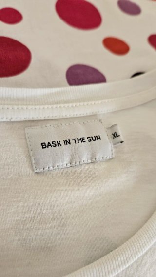 Camiseta Bask in the Sun Tiburones
