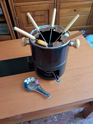 Set Fondue Negra con 6 Tenedores