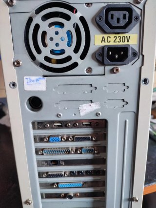 Computer fisso LOMA Pentium 1 Beige