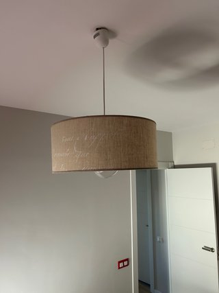 Lámpara de tela con bombilla LED