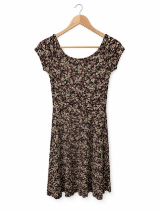 Vestido corto floral marrón