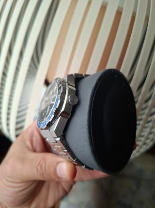 Reloj Citizen Series 8 GMT Azul/Plata