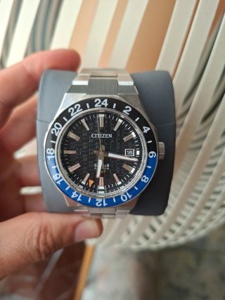 Reloj Citizen Series 8 GMT Azul/Plata