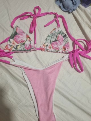 Bikini floral con tiras fucsia