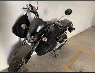 Moto Eléctrica Negra Automática