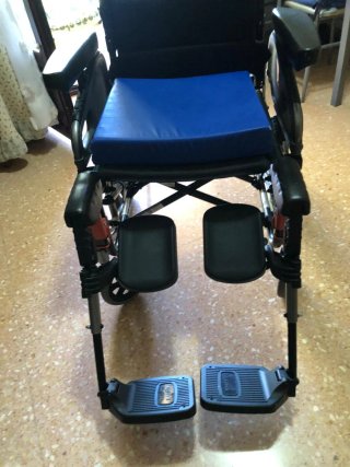 Silla de ruedas como nueva