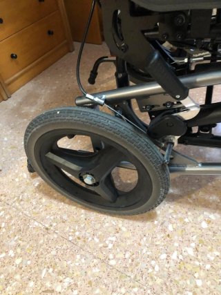 Silla de ruedas como nueva