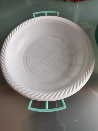 Portapiatti rotondo in plastica