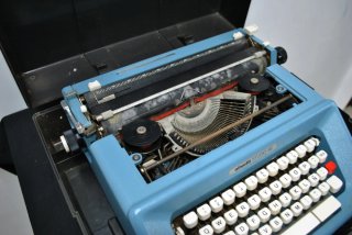 Máquina de escribir Olivetti Studio 46