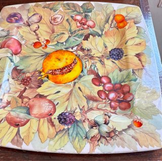 Platos porcelana decorados frutas y mariposas