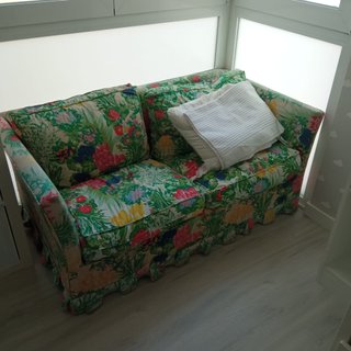 Sofá de 2 plazas estampado floral