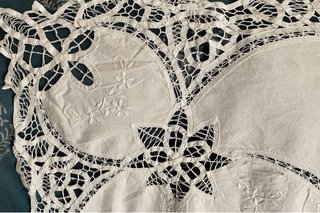 Centrotavola vintage anni ‘ 60 pizzo Rinascimento