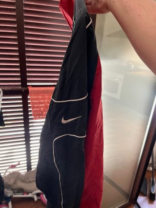 Chaqueta Nike Roja y Negra