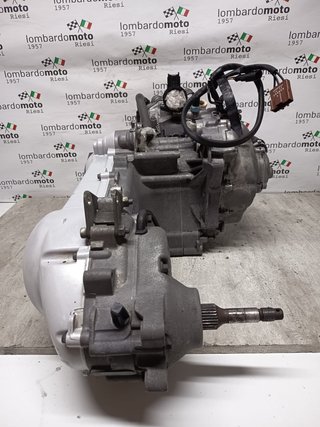 Bloque motor PIAGGIO VESPA GTS 250 300 CódigoM451M