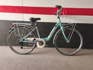 Bicicleta de paseo de marca y calidad, y cómoda.