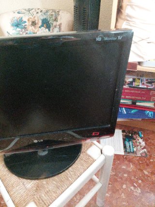 TV Monitor LG HD Negra