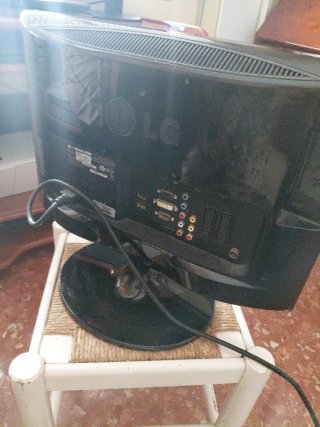 TV Monitor LG HD Negra