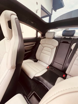 Porsche Taycan 2023