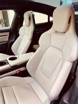 Porsche Taycan 2023