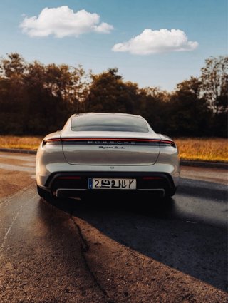Porsche Taycan 2023