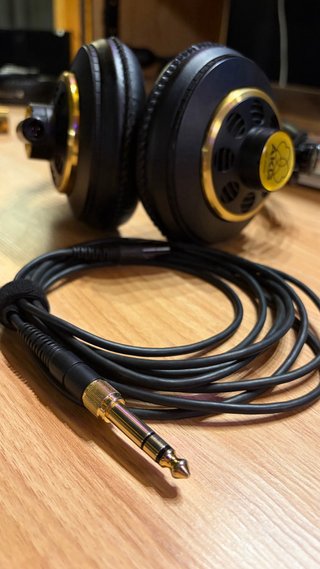 Auriculares AKG K240 Studio (Nuevos)