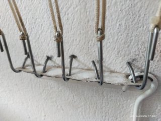 Tendedero de techo blanco