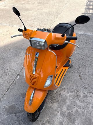 Vespa Sprint Naranja Automática