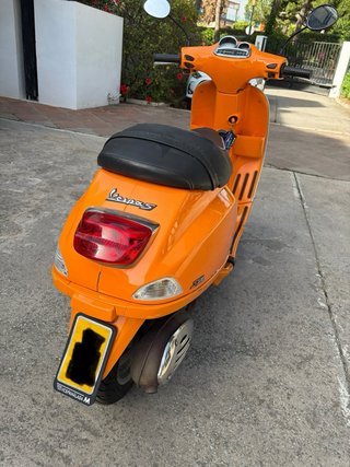 Vespa Sprint Naranja Automática