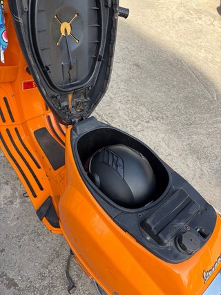 Vespa Sprint Naranja Automática