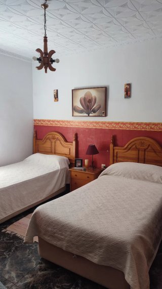 Venta bajo-patio buen estado 90 mts 3 habit 1 baño