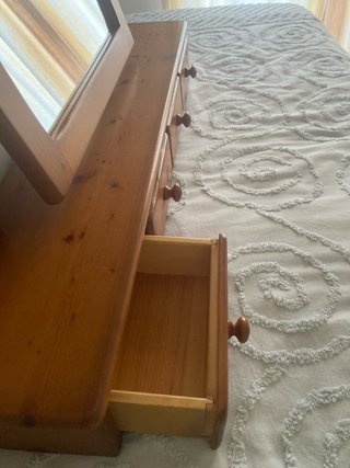 Espejo de madera con cajones