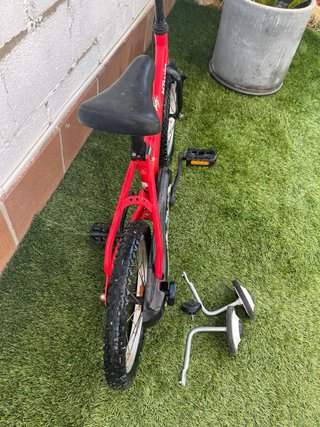 Bicicleta infantil bTwin roja