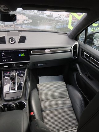 Porsche Cayenne Coupé -